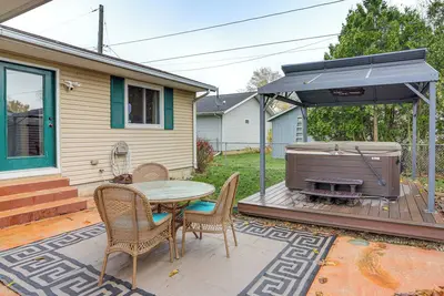 Image de Walk to Sandusky Bay: Home w/ Hot Tub & Fire Pit!