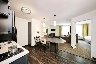 Image de Budget Friendly Option: 3 1br Suites w/ Full Kitchen Ideal for Visiting Nyc