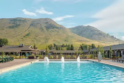 Image de Relaxing Stay! 4 Convenient Units, Free Parking, Onsite Pool, Pets Allowed