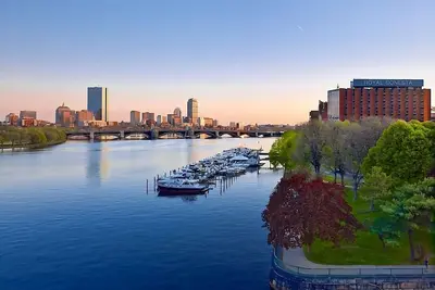 Image de Relax in a Cozy Room w/ Stunning Charles River & Boston Skyline Views