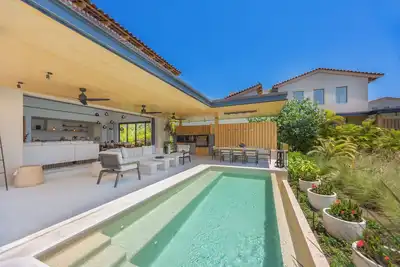 Image de 4 Bed - Luxury Oceanview Villa