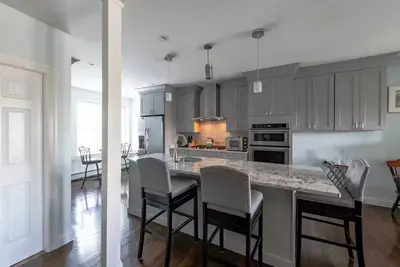 Image de Bc\/Bu - Newly Renovated Penthouse 3-bedroom\/2-bath\n\n