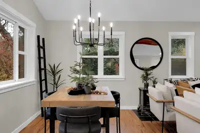 Image de Lux Uo Campus Hills Modern Tree House, 2 King Beds