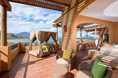 Image de Luxury Villa with Stunning Sea Views in Loreto