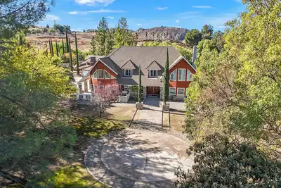 Image de Vineyard Vista Retreat– Your Serene Getaway in Temecula
