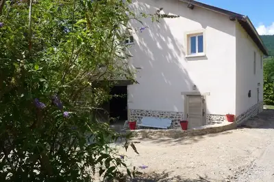 Image de Petite maison 'Du Verger Saint Vincent' avec vue montagne, terrasse privée et climatisation