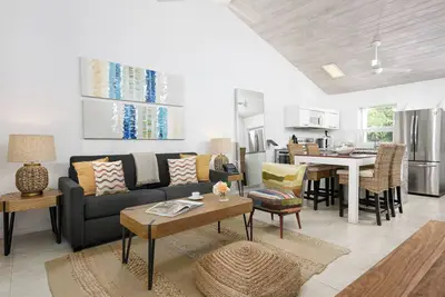 Image de Second Level 2 bedroom suite