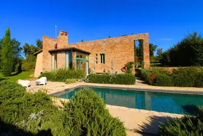 Image de Villa avec piscine privée nichée dans les collines de Valdichiana. Cuisine bien équipée, climatisati