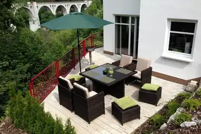 Image de Appartement 'Ferienwohnung Viadukt' avec vue sur les montagnes, terrasse privée et Wi-Fi