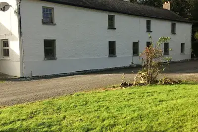 Image de 400 year old farmhouse