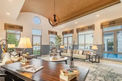 Image de 6-br Villa on Palm Jumeirah with the swimming pool, beach access and gym