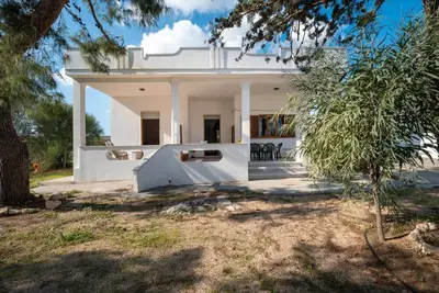 Image de Villa Acqua Azzurra avec parking privé et climat