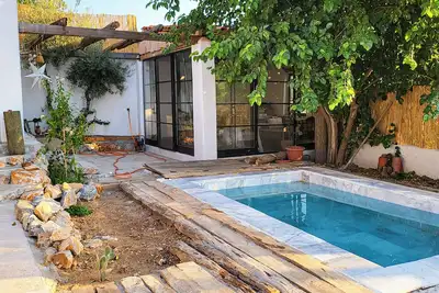 Image de Entire floor w 2-bedroom in Milas with WiFi, Ac. &Private pool.