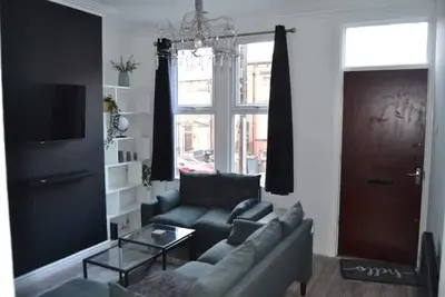 Image de Modern Home away from Home\n\n