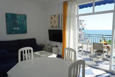 Image de Skol  945b First Line Beach South facing 2 bedrooms