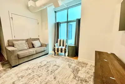 Image de A historic 1, 000 square foot Atrium loft in the heart of the Old Market