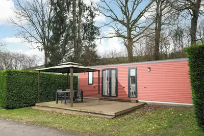 Image de Luxurious Bourscheid mobile home, Resort Walsdorf, 7 guests, terrace views. Ideal for nature and peace.