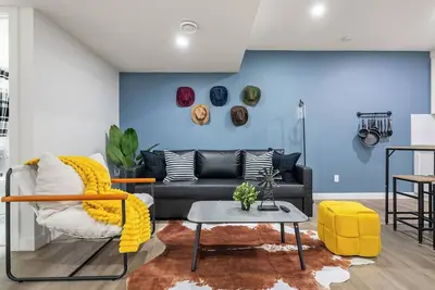 Image de \"The Cowboy\" - Cozy suite near Airport- 1 Parking