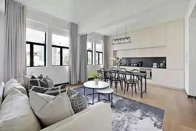 Image de 2-Bedroom Gem in Historic Green Market Square