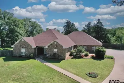 Image de Charming 3 bedroom 3. 5 bath Handicap Accessible House with Heated Indoor Pool