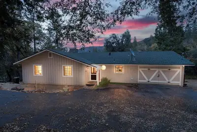 Image de Sierra Serenity – 3 Bdr Charmer! ! ! New Listing! !