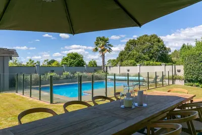 Image de Watene Lodge - Spacious 5 Star Home with Pool