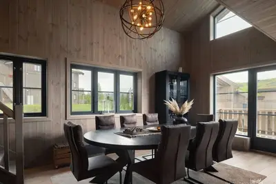 Image de Modern two-level apartment for 11 guests with ski-in/ski-out convenience. \n\n\n\n\n\n