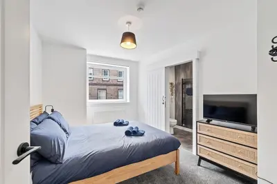 Image de Spacious modern house in town center