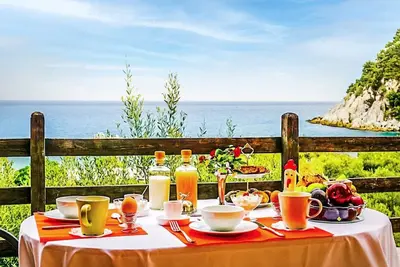 Image de Beachfront Pelion Getaway - Cozy Summer Retreat