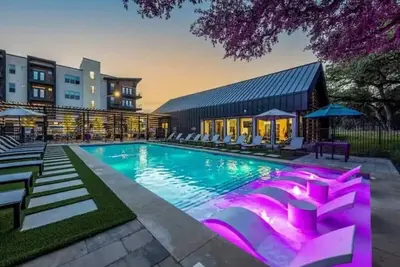 Image de Classy Modern Studio with Pool plus Golf Sim