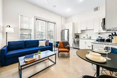 Image de Serene Retreat Pool Access 2 Min Walk to Tcu