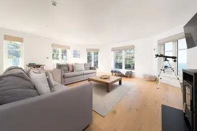 Image de Three bedroom pet friendly holiday apartment sleeping 6 in Lynmouth, boasting stunning sea views