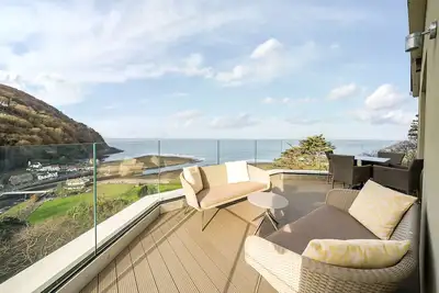 Image de Luxury, three bedroom holiday apartment sleeping up to six in Lynmouth, enjoying sea views.