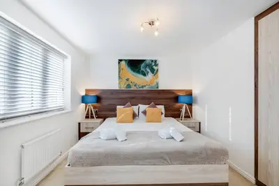 Image de 360 Bs16 Cherry Banks 32 - Cherry Banks 5 Bedroom and 3 Bathroom House