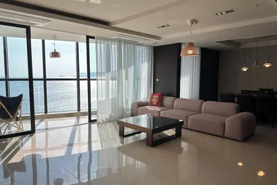 Image de 1-Minute from Haeundae: Luxury 70-Pyeong House with Stunning Ocean Views