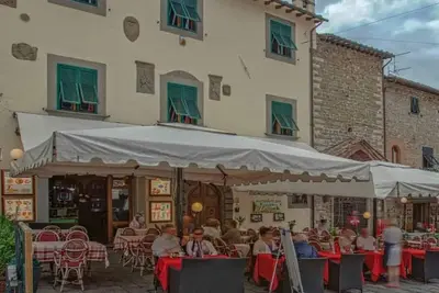 Image de The Castle: Medieval Apartment in Montecatini Alto, between Florence and Pisa