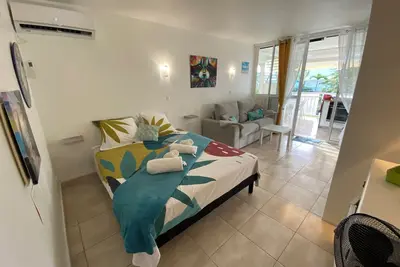 Image de Brin D'Ile Anse des rochers vue mer, plage et piscine