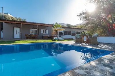 Villa Rose - Villa à 1, 5 km de la mer sur l’île de Crète