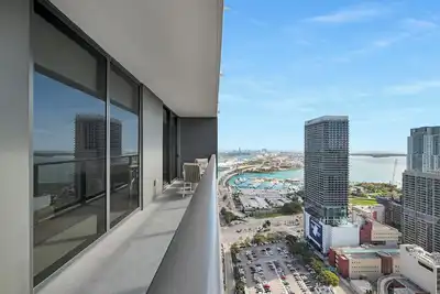 Image de Stylish 2 Bedroom Downtown Miami Urban Oasis with Luxury Amenities & City Views