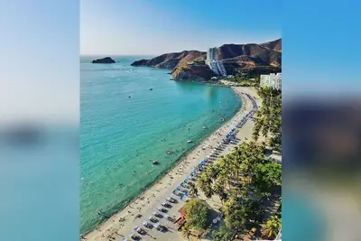 Image de Beachfront \\ 2br \\ Designer home \\ Queen bed