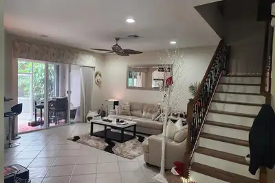 Image de 3-bedroom townhome in charming Hypoluxo with Ac