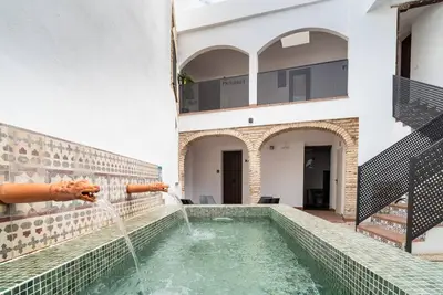 Image de Stunning Andalusian Oasis with Terrace & Pool