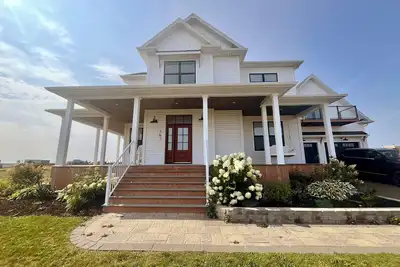 Image de Luxury home with water view in beautiful North Rustico.