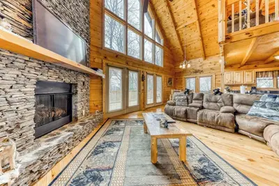 Image de Dogs ok! Hot Tub, Arcade, Fireplace, Pool, Perfect 4 Multiple Families, Mt view!