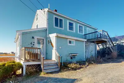 Image de Plum Island Getaway:  fishing, swimming, beachcombing or relaxing on the deck