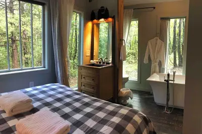 Image de Three Private Cottages at Shoofly Farm with Heat/Ac, fitness room, WiFi