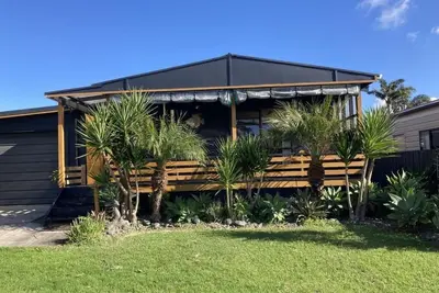 Image de Hosts on the Coast The Wright Spot