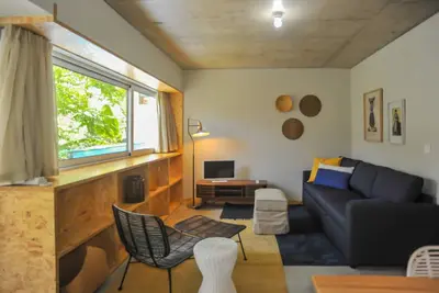 Image de Modern Apartment inTraditional Neighborhood | 1