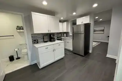 Image de Completely renovated apartment that is located in the heart of Downtown Oxford!