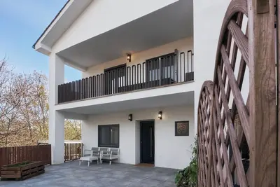 Image de Villa 'Marel' avec vue sur les montagnes, Wi-Fi et climatisation